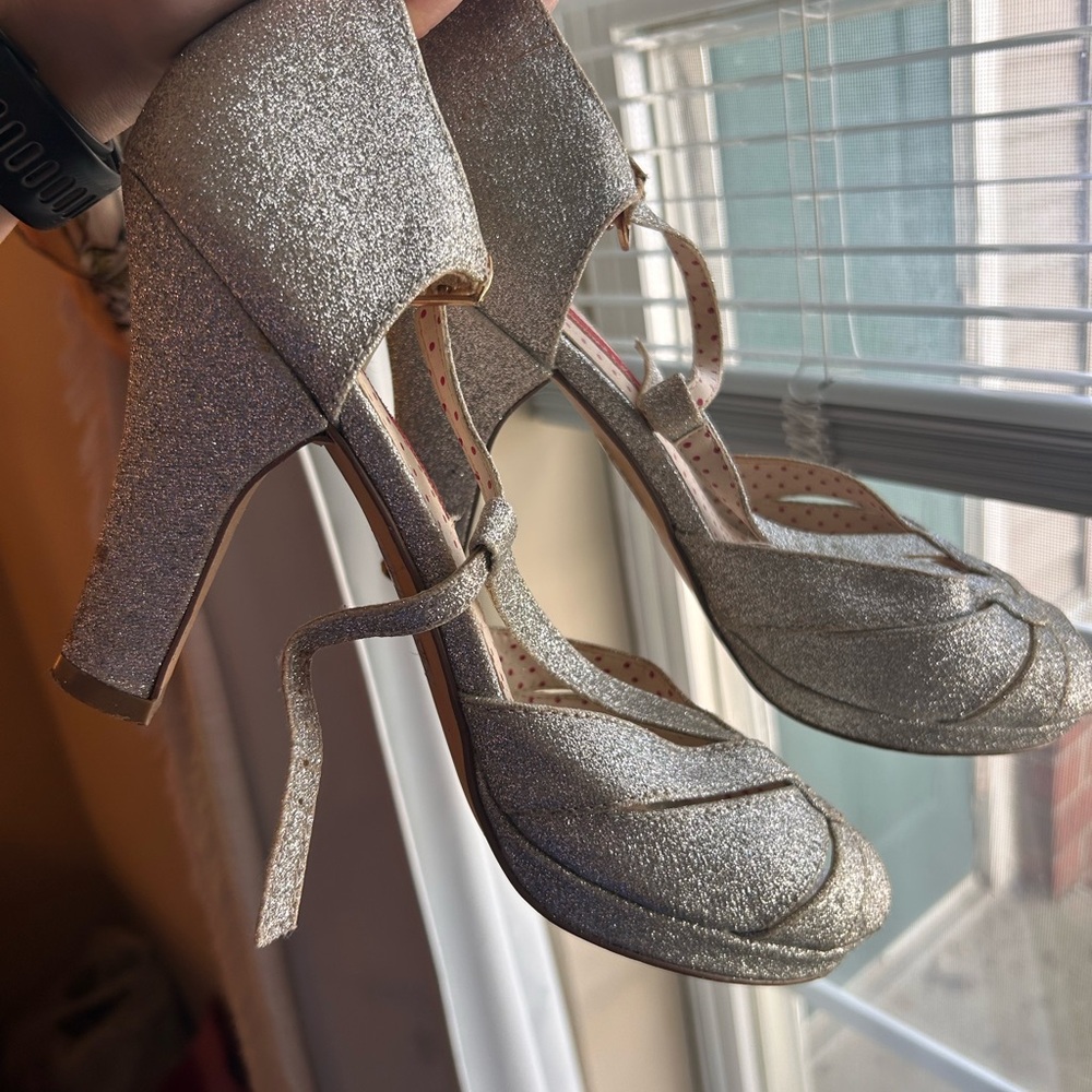 Glitter Silver T-Strap Block Heel Sandals